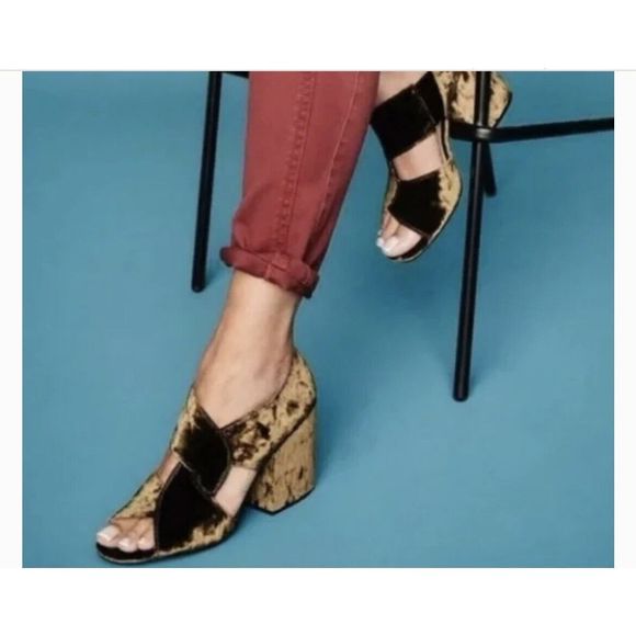 CAbi interlock green velvet open toe block heel - size 9 - Picture 1 of 12